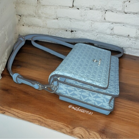 Michael Kors Jet Set Charm Small Phone Crossbody - Picture 3 of 6